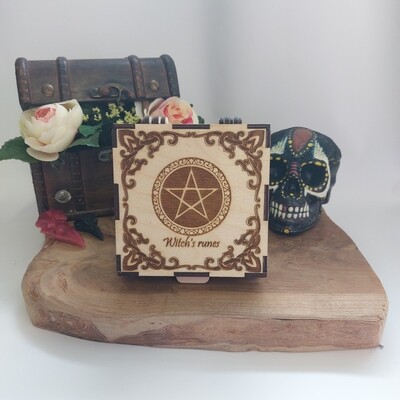 Witch&#39;s Runes box / doosje