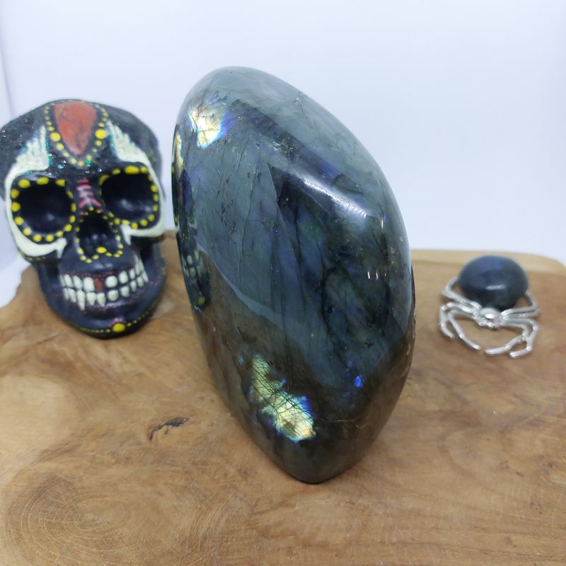 labradoriet freeform groot blauw en gele flash