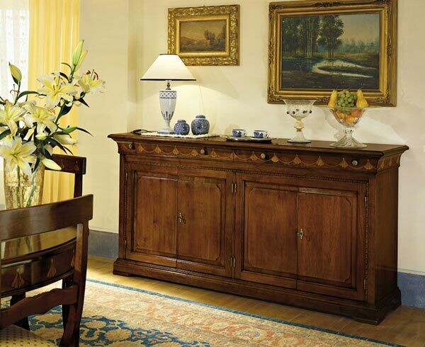 Credenza in noce a quattro porte