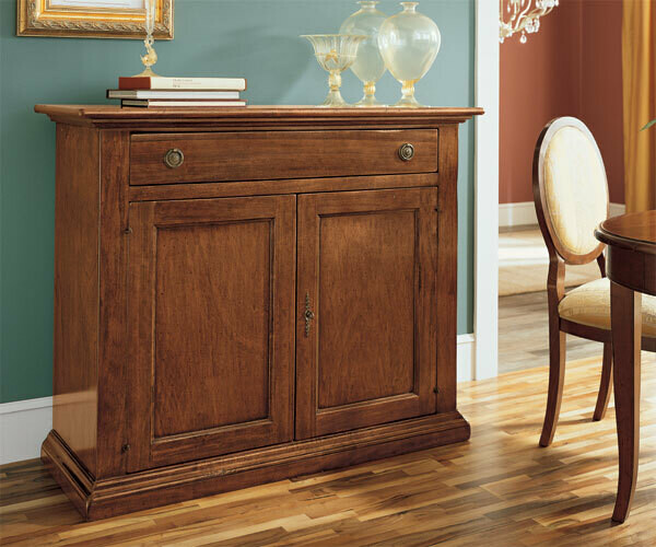 Credenza con due porte e cassetto