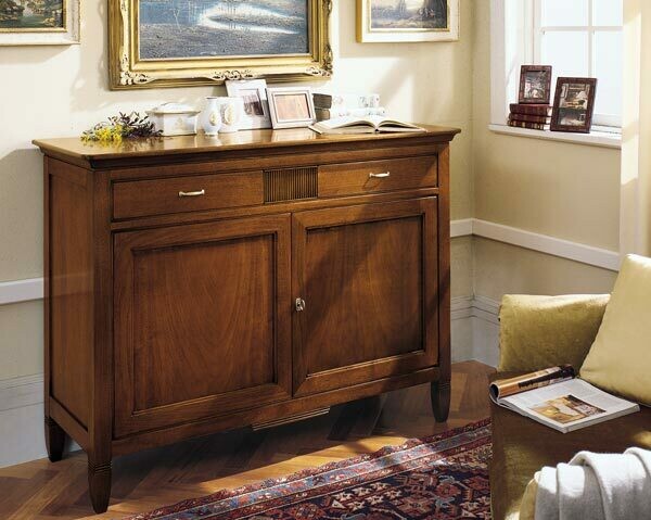 Credenza in noce con due porte