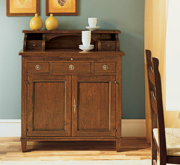 Credenza con due porte, tiretto e alzatina