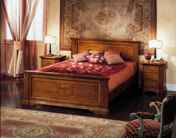 Letto matrimoniale dritto con intarsi