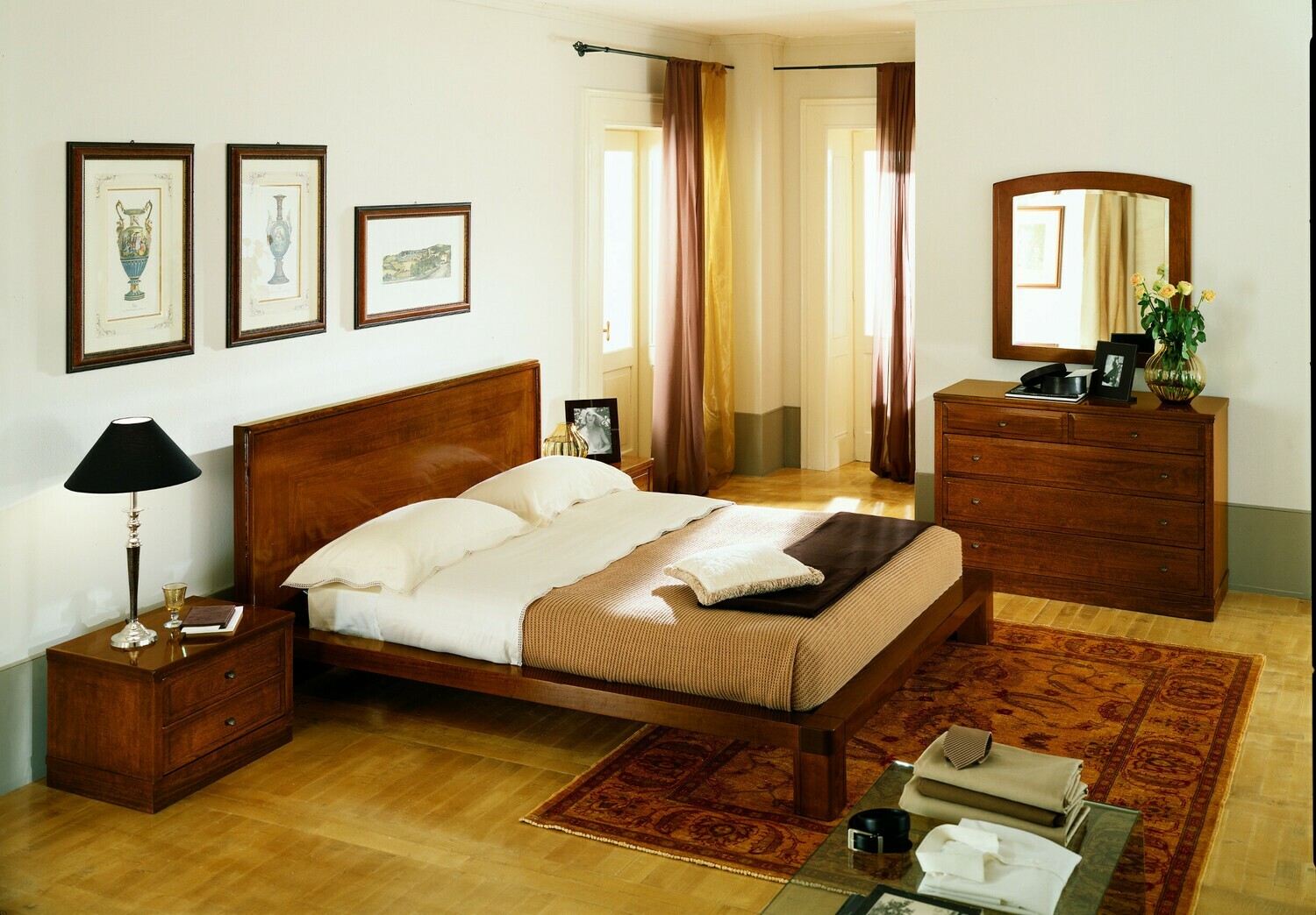 Letto matrimoniale con testiera dritta
