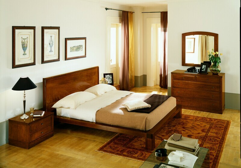 Letto matrimoniale con testiera dritta