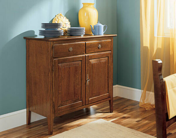 Credenza a due porte con gambette