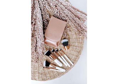 SHE-ISS Travelset