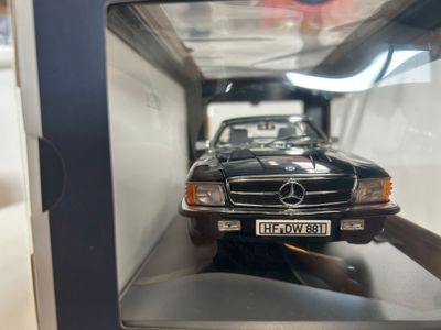 MINIATUUR 300 SL 1/18 TYPE 107 MINIATUUR 300 SL 1/18 TYPE 107