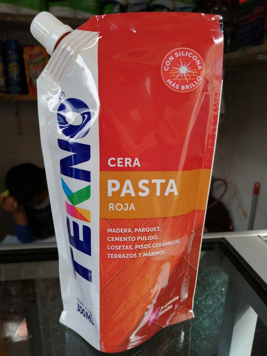 Cera tekno wak en pasta roja