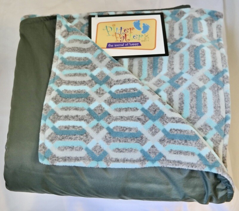 Grey &amp; aqua geometric/grey