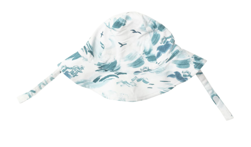 Ocean Waves/White Sunhat