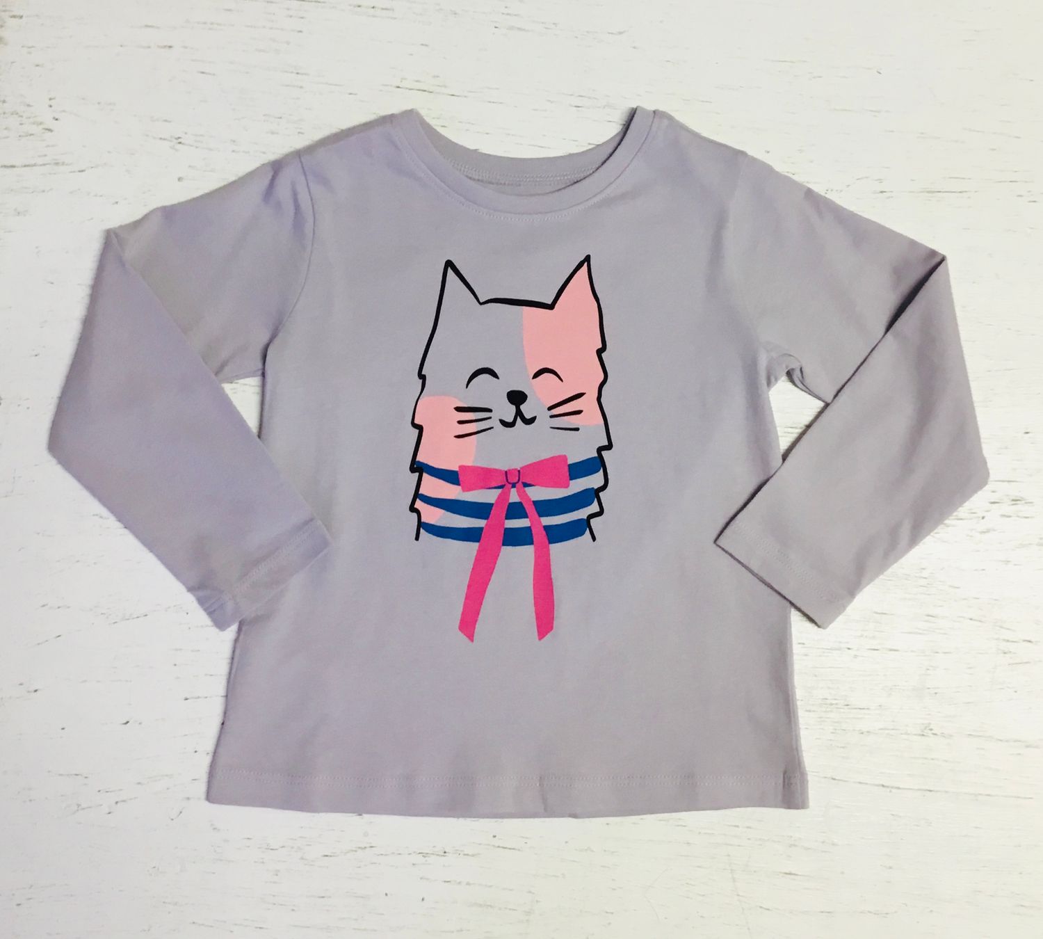 Bowtie Kitty graphic tee