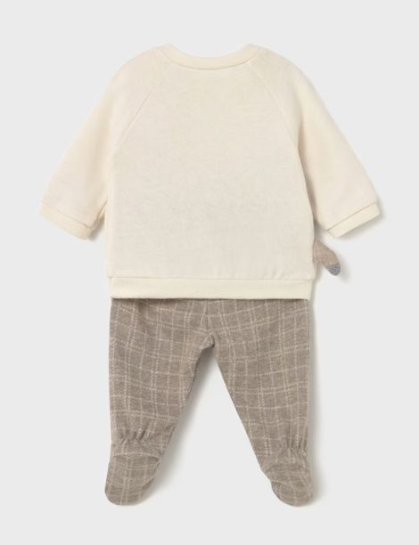 2586 Pants and sweater