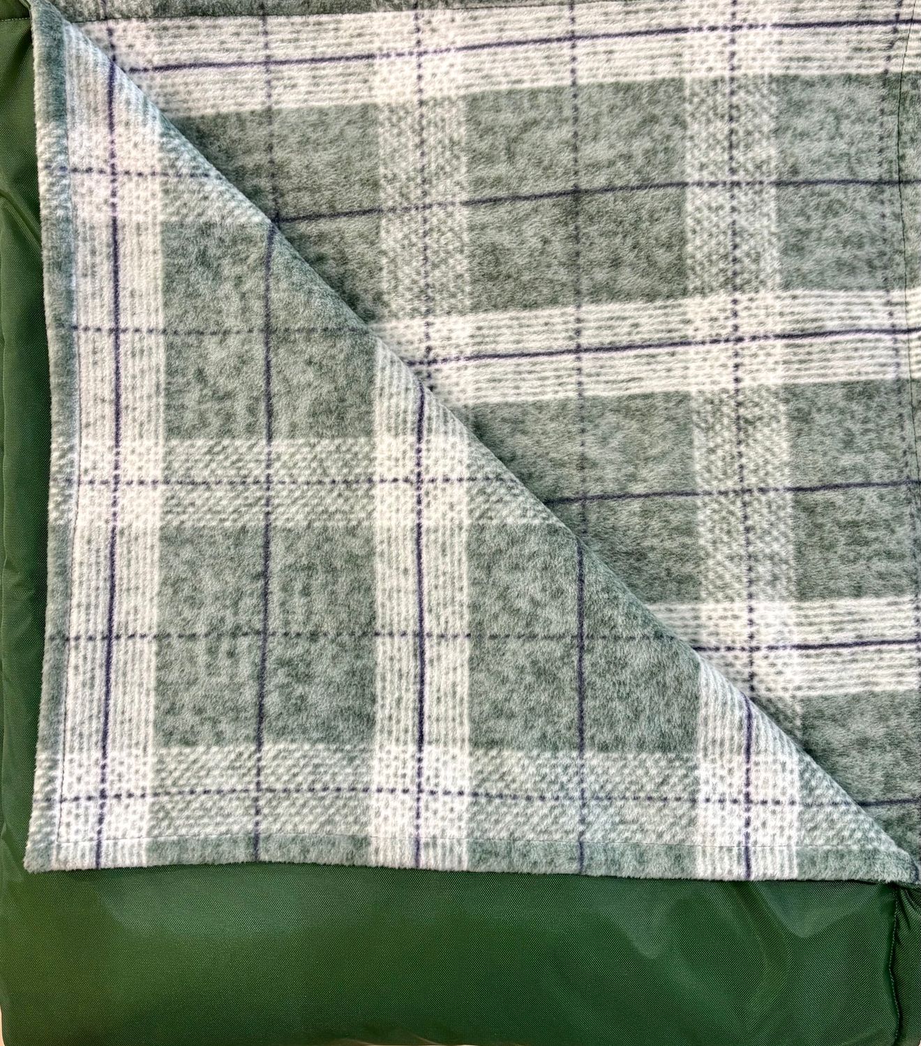 MROB sage/purple/ecru plaid family size