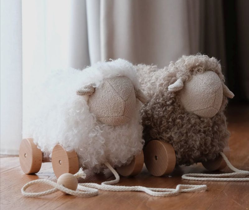 Bella and Button pull along sheep