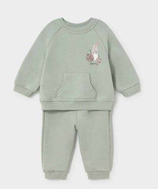 2607 Tracksuit Family