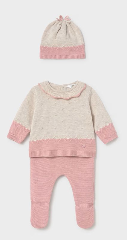 2513 footed pants, sweater, and hat set