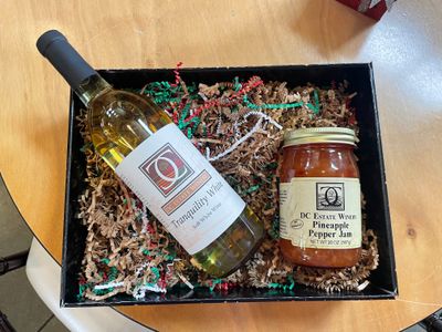 Tropical Lover&#39;s Basket