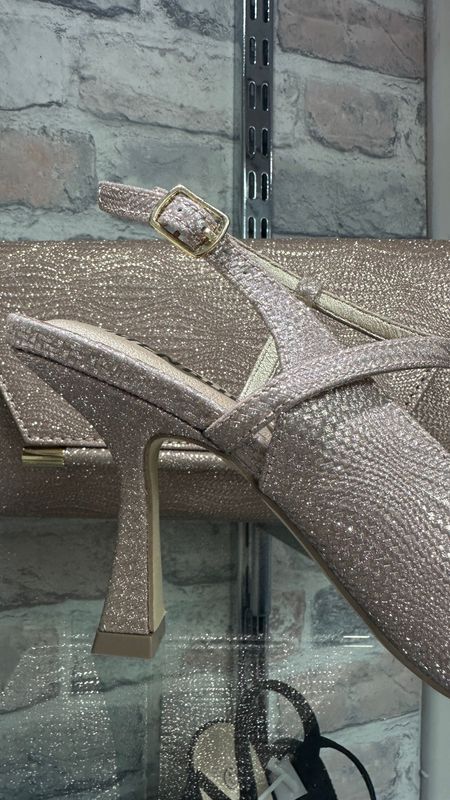 Menbur Rose gold shoe and bag