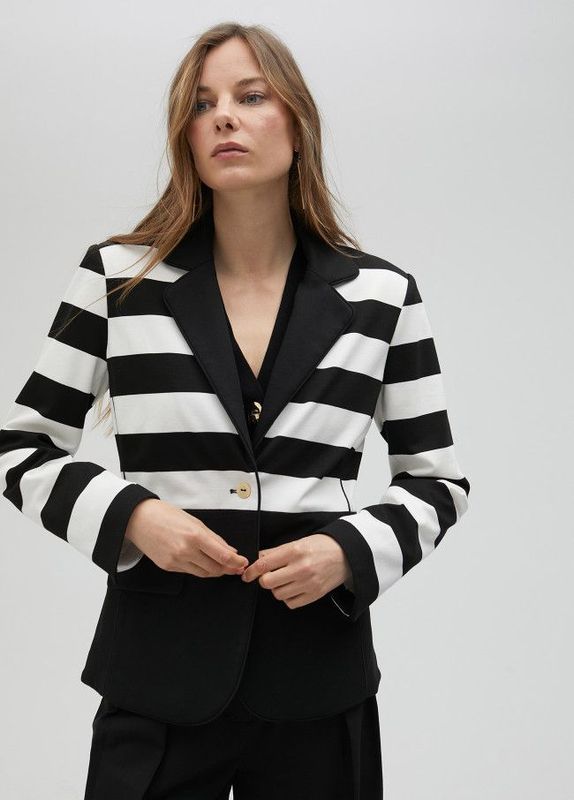 Lola Casademunt - Black & White Stripe Blazer - LS2502014