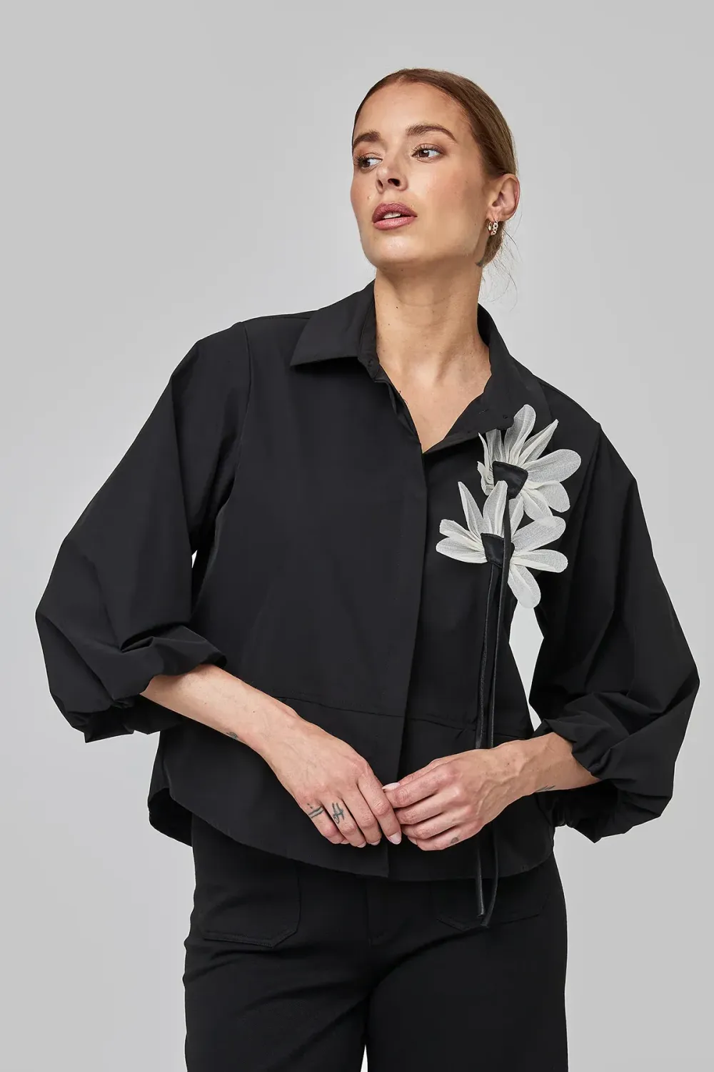 UCHUU - Floral Applique Shirt - Black - CF25 -606