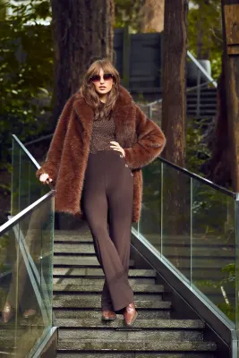 Frank Lyman - Luxury Faux fur - 253836 - Chocolate Frank Lyman - Luxury Faux fur - 253836 - Chocolate