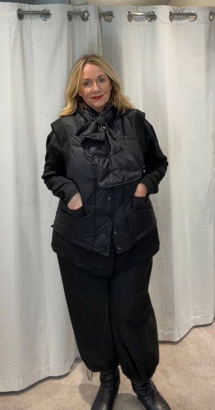 Haako layered Gilet and scarf H2053