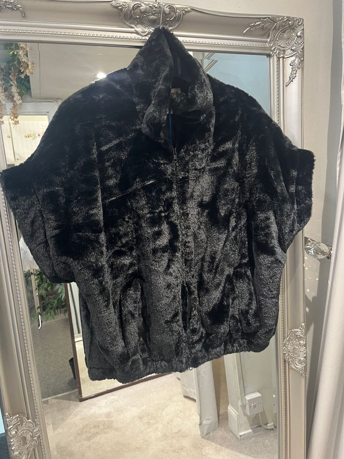 Yew Gilet AW26FGB