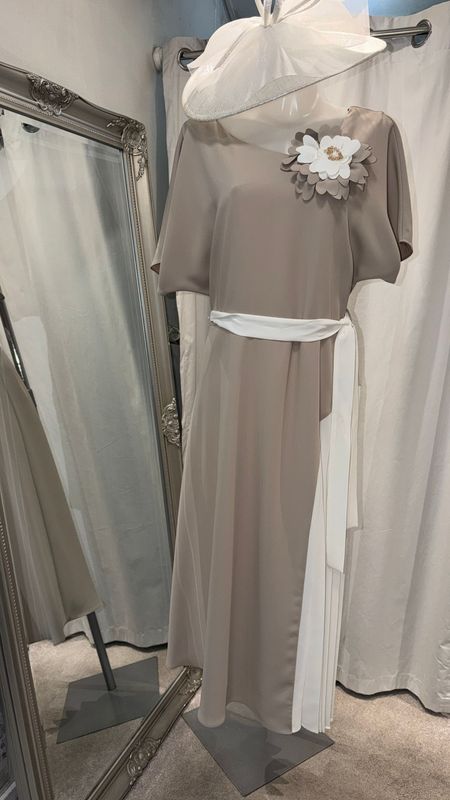 Lizabella 25SS 2077 stone/Ivory Lizabella 25SS 2077 stone/Ivory