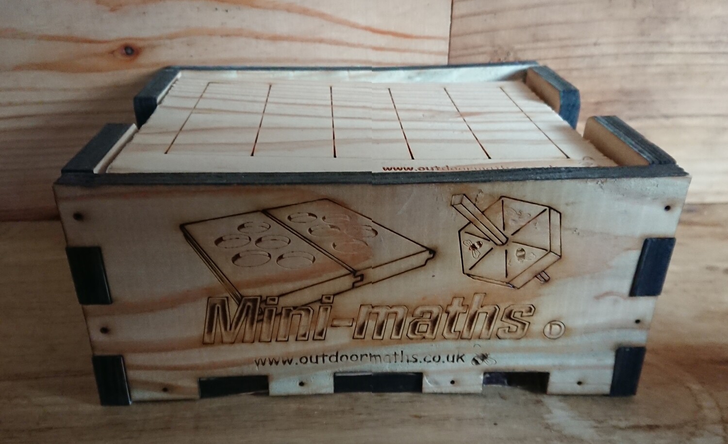 ©Mini-Maths Gift Box (Versa-Tile Compatible) £20.00 plus VAT