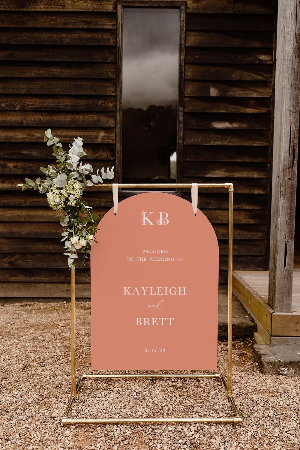 Modern and Minimalist Arched Wedding Welcome Sign