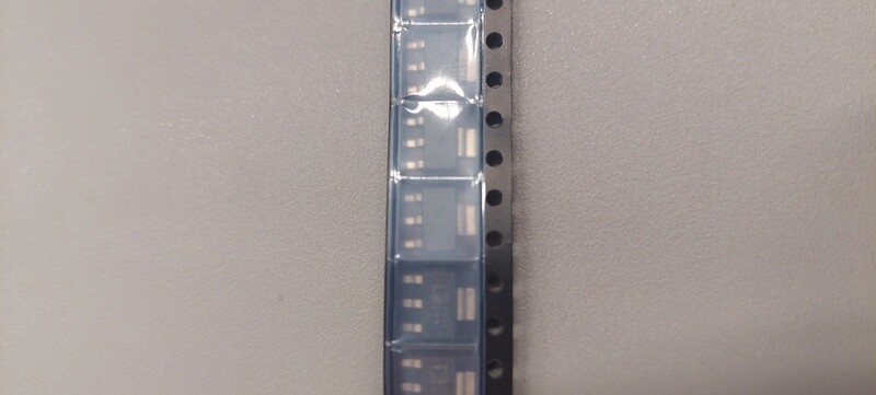 ADP3338AKCZ-3.3 SOT223