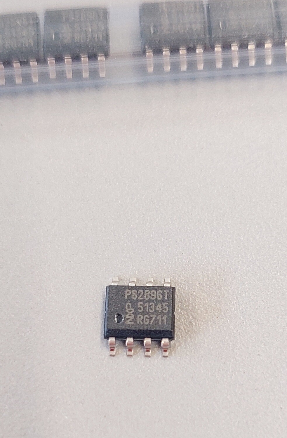 IC-SMD P82B96TD  SO08
