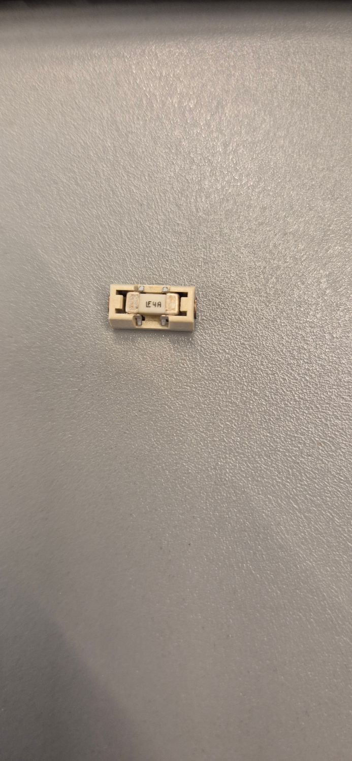 FUSIBILE SMD  4A F  LITTELFUSE 0154004  + PORTAFUSE