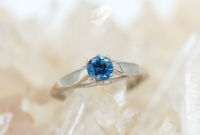 MT sapphire solitaire ring - 14kw .55 round blue