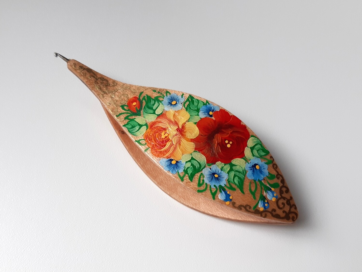 Tatting Shuttle With Hook Maple Painted