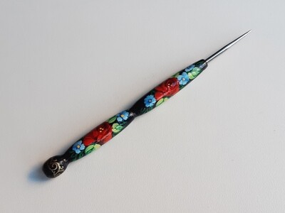 Crochet Hook 0.75 mm Painted Black & Red Roses