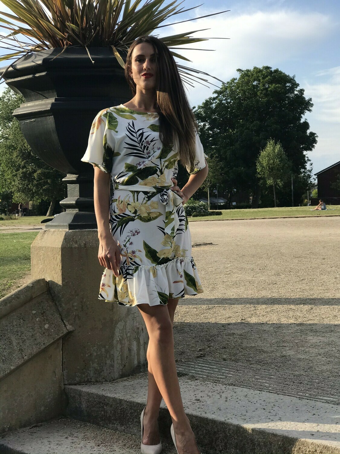 Frill dress