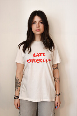 T-shirt "Late Checkout" (MoMo x Ostello Bello)