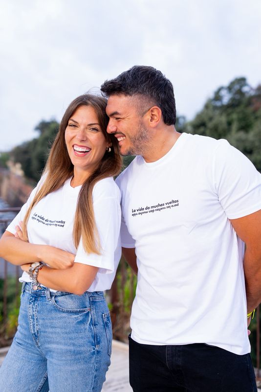 T-shirt "La vida da muchas vueltas" (Spagnolo con Ilaria)