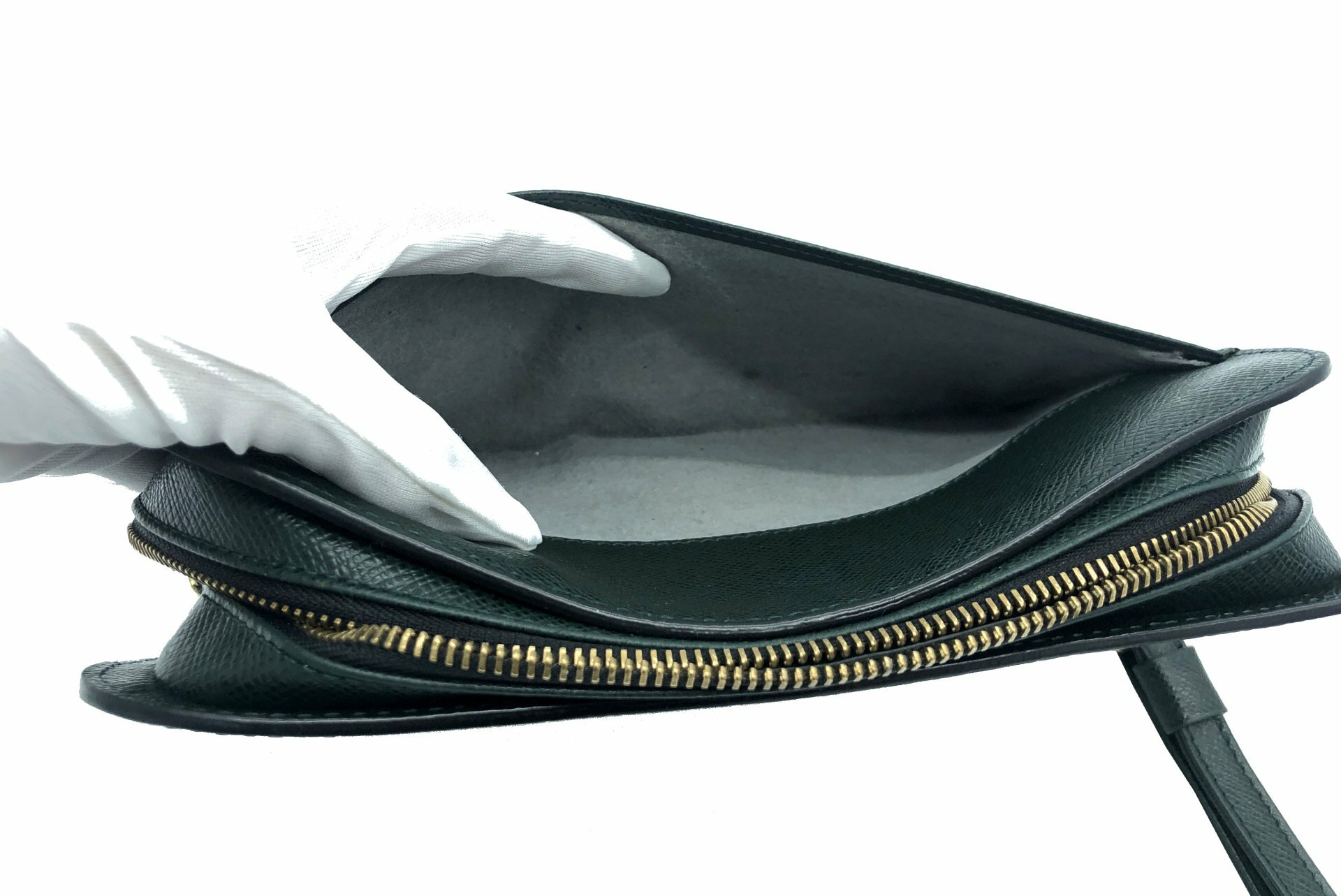 Louis Vuitton Taiga Clutch - Green Clutches, Handbags - LOU725991