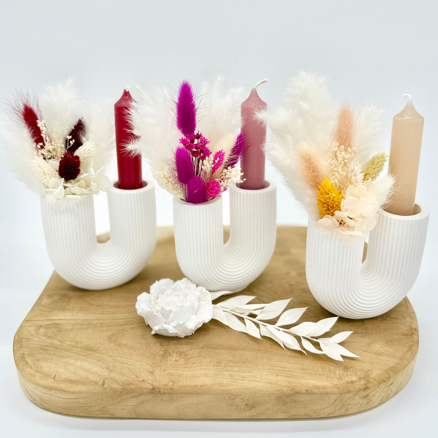 U-Vase inkl. Blumen und Kerze