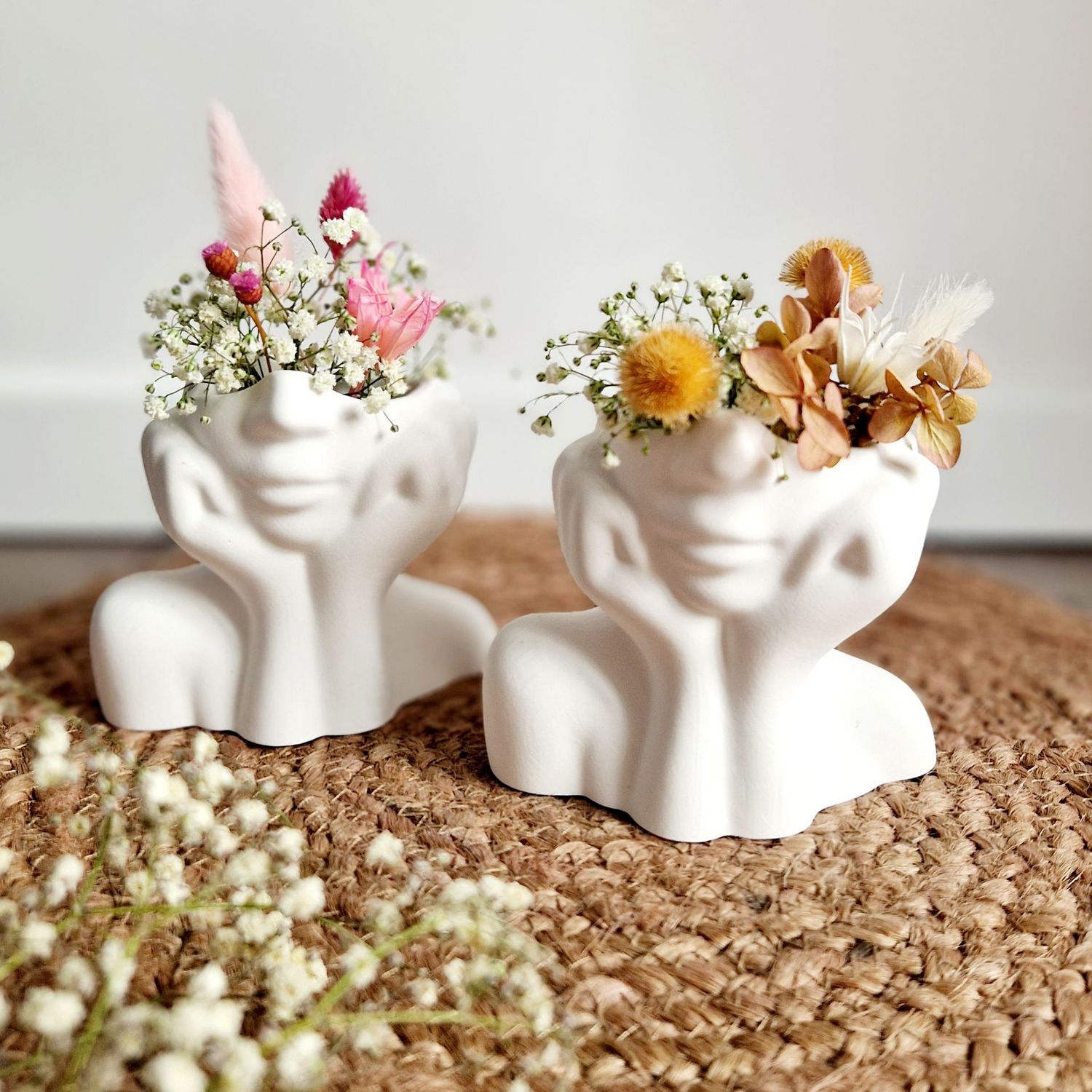 Büste mit Blumen