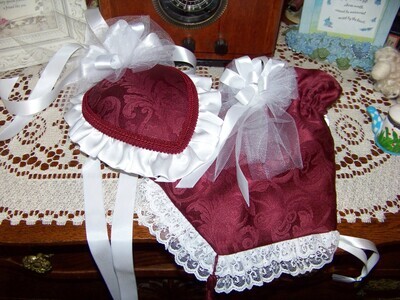 Ladies Civil War, Victorian Hat and Ridicule, Burgundy and white Paisley Brocade print with White Satin ruffles. Teardrop Hat.