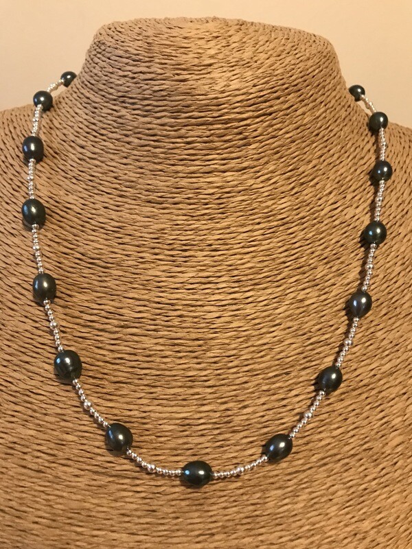 Black/Green pearl necklace s/w silver 20 inch