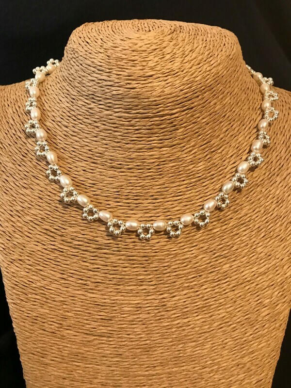 Cream pearl necklace 18.5 inch