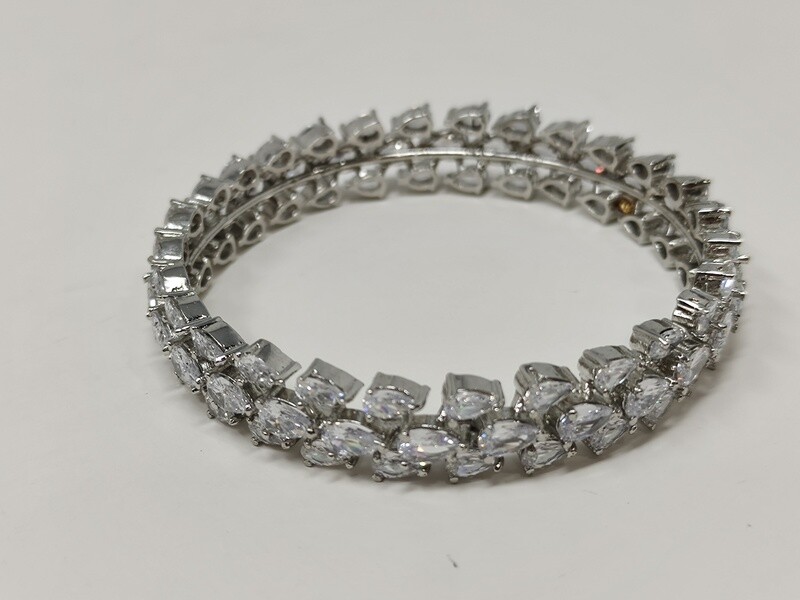 Diamond bangle