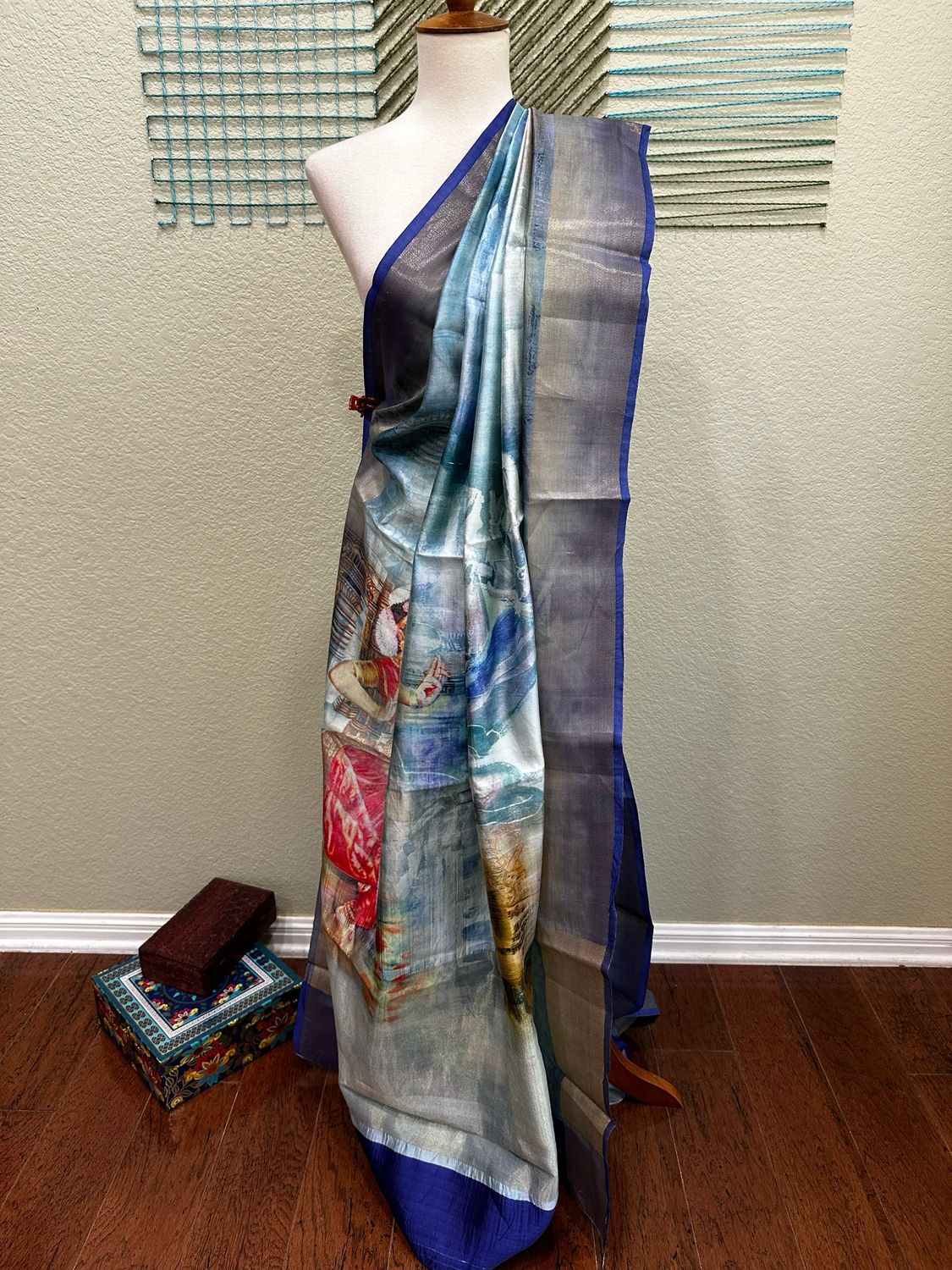 Saree &amp; Unstitched Blouse