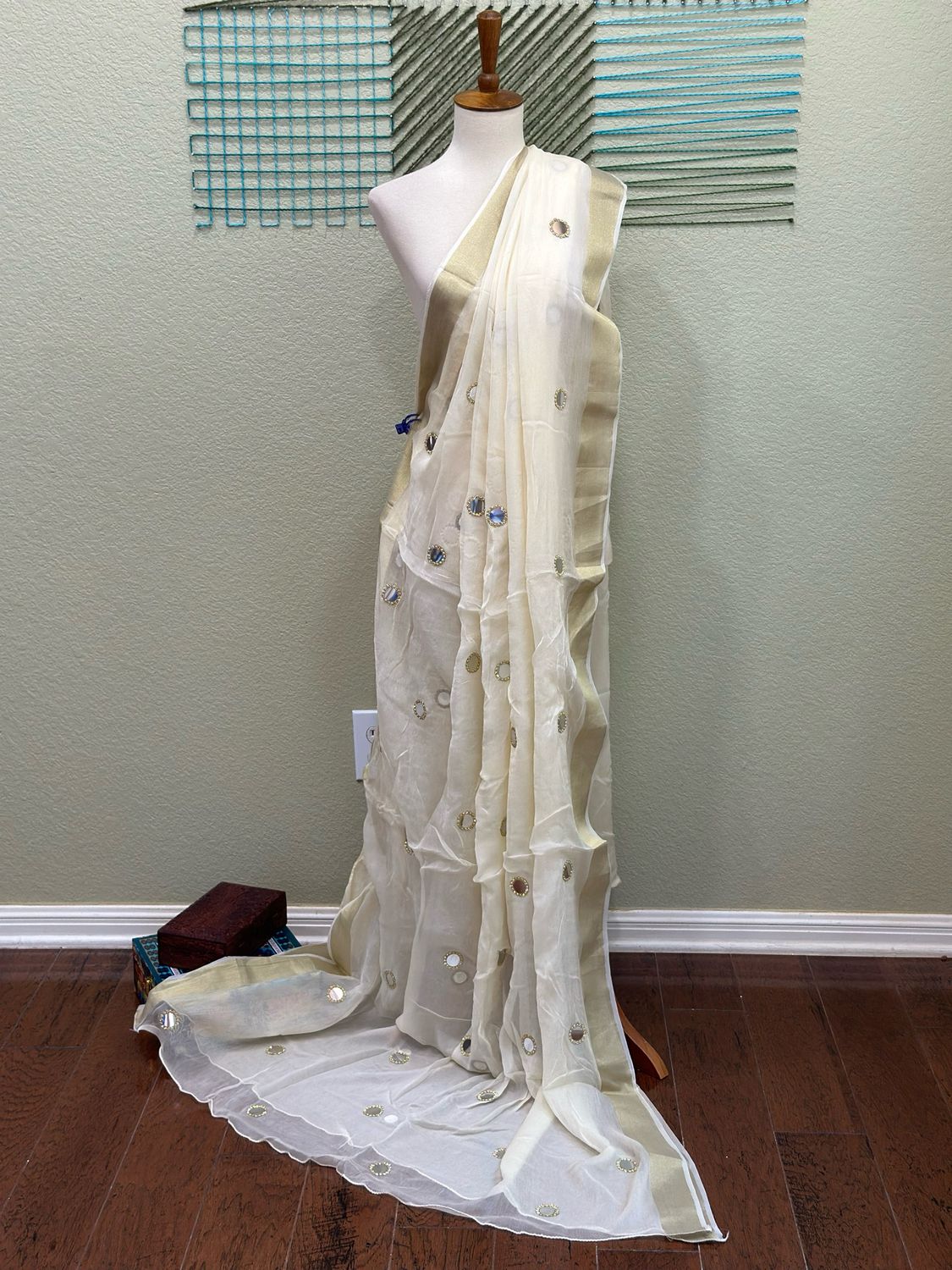Saree &amp; Unstitched Blouse