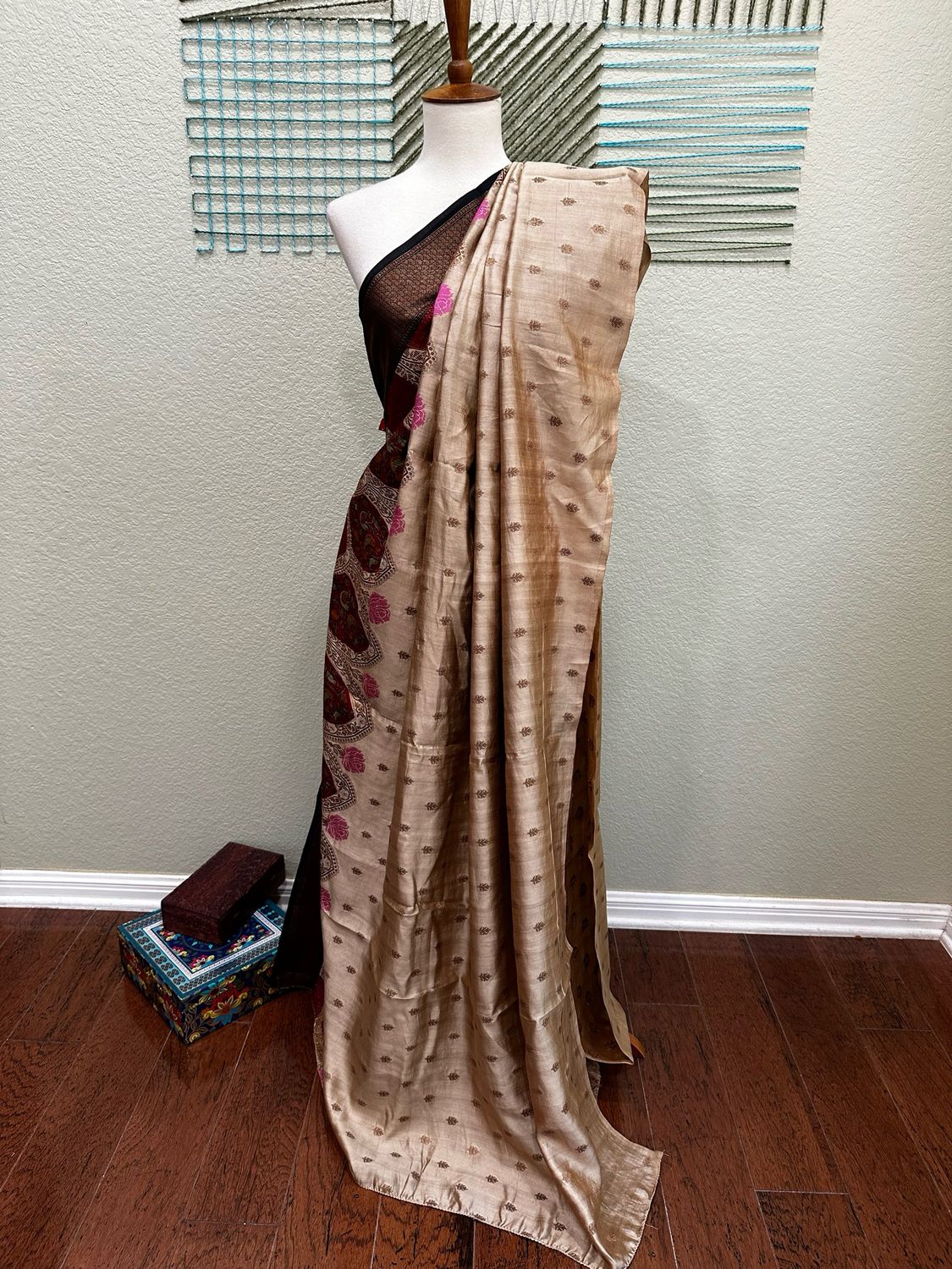Saree &amp; Unstitched Blouse